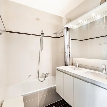 By The Coast With Sunny Terrace Appartamento Oostduinkerke