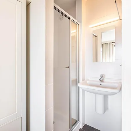 By The Coast With Sunny Terrace 公寓 *