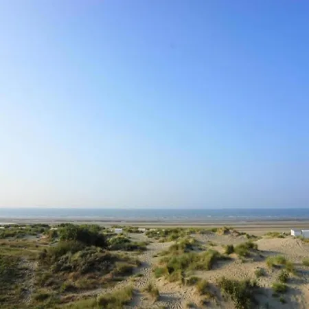 Gaul3 Within Walking Distance Of The Sea Apartment